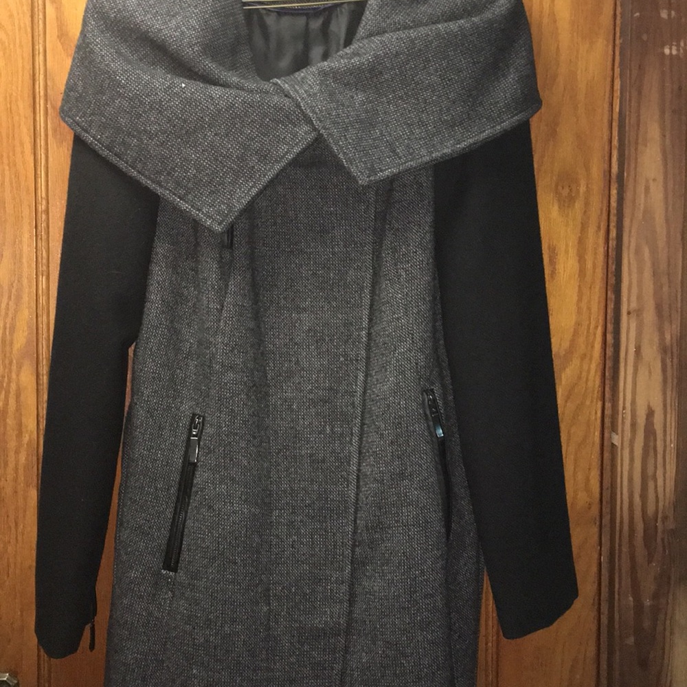Latte Black Charcoal Coat with Pockets and Belt